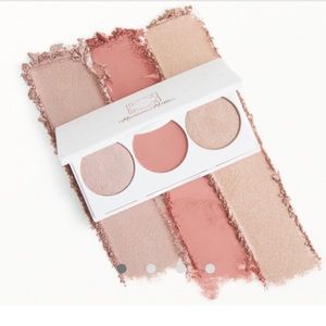 NEW Ofra cosmetics highlighter and blush palette